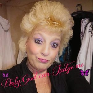 Meet your Posher, Pamela